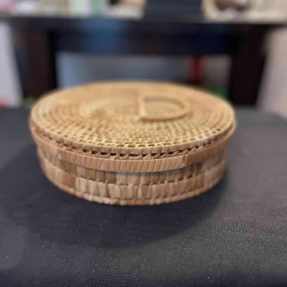 Woven Straw Rattan Trivets Thick Hot Pads Boho Wall Decor Rare Vintage set of 4.